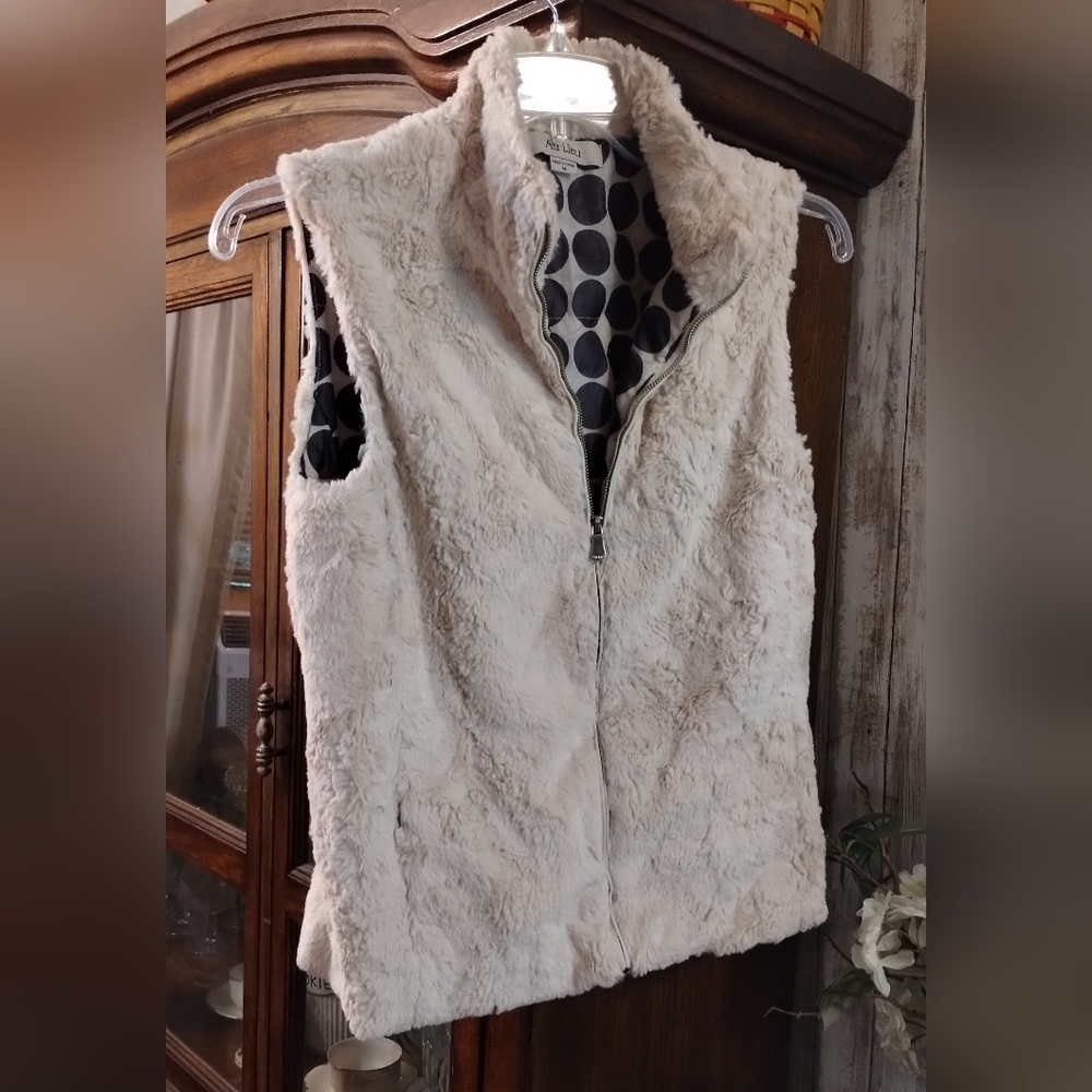 Au lieu Women's Beige Fleece Vest (M)